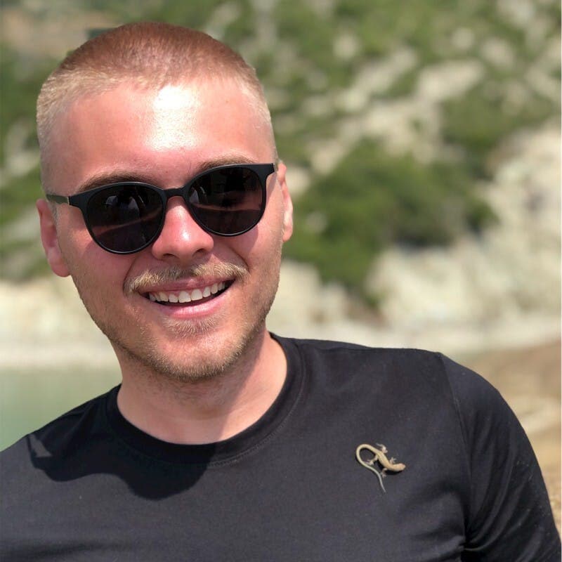 Mihnea-Octavian Manolache, Full-Stack-Entwickler @ WebScrapingAPI